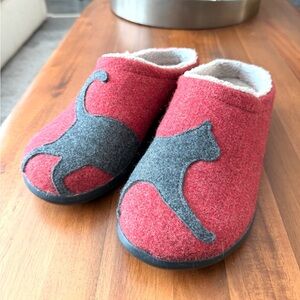L.L. Bean Wool Cat Clogs
